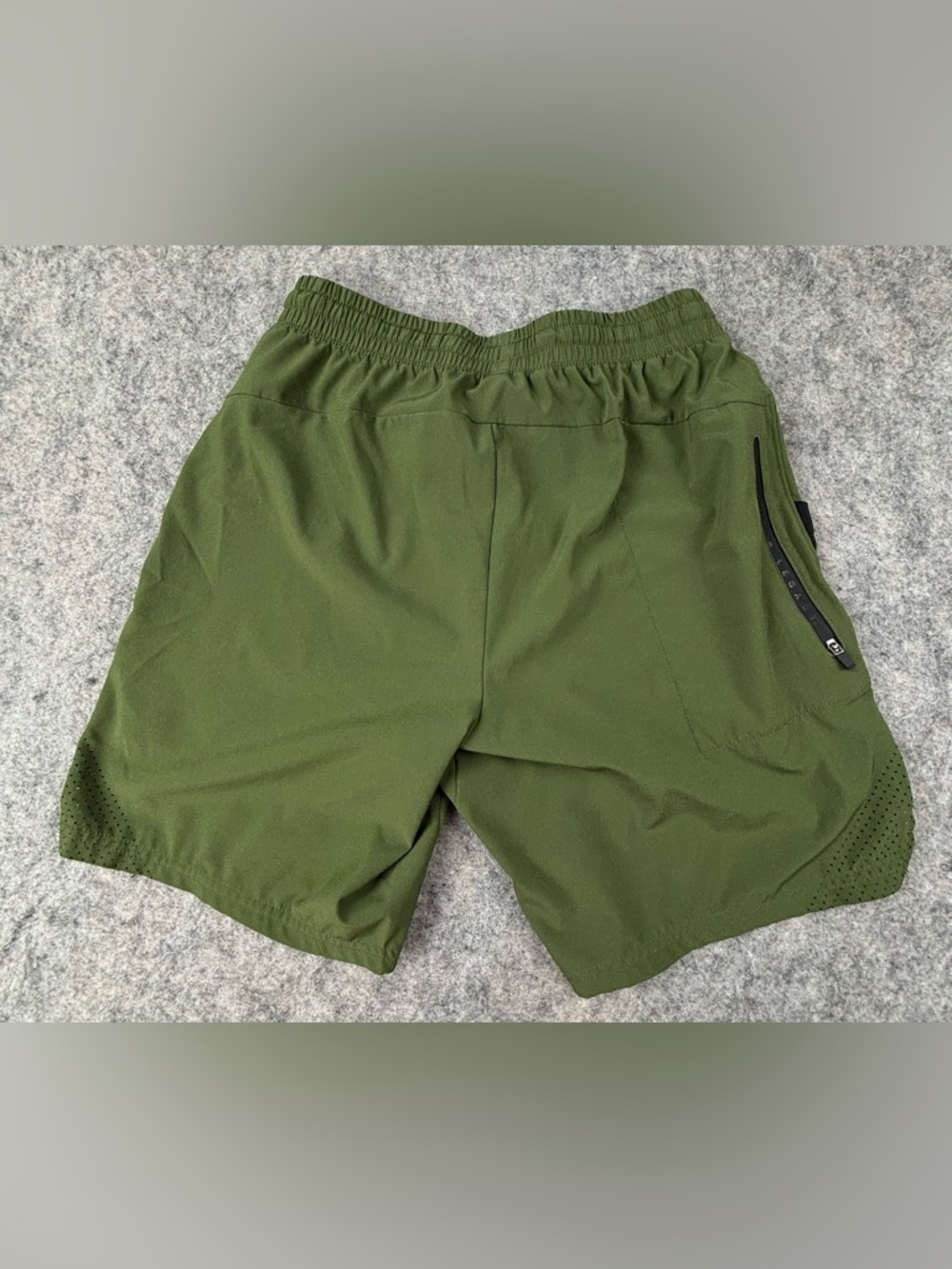 UNRL | Stride Short 7.5” | Army Green | Men’s Size Small - Picture 3 of 7
